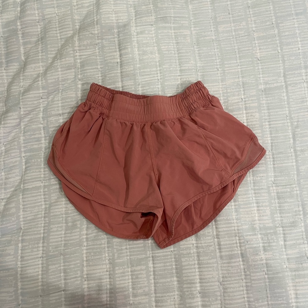 Lululemon Hotty Hot Short 2.5